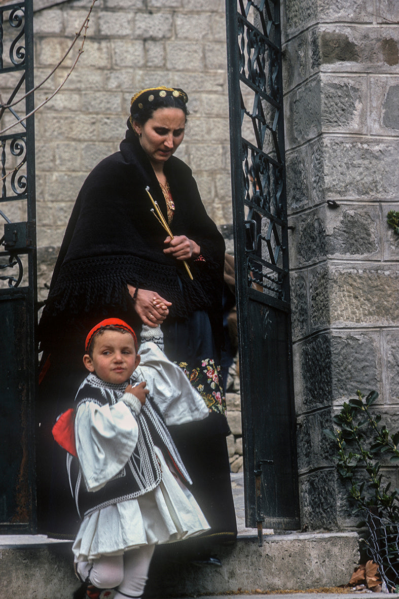 Μετσοβίτισσα με το παιδάκι της