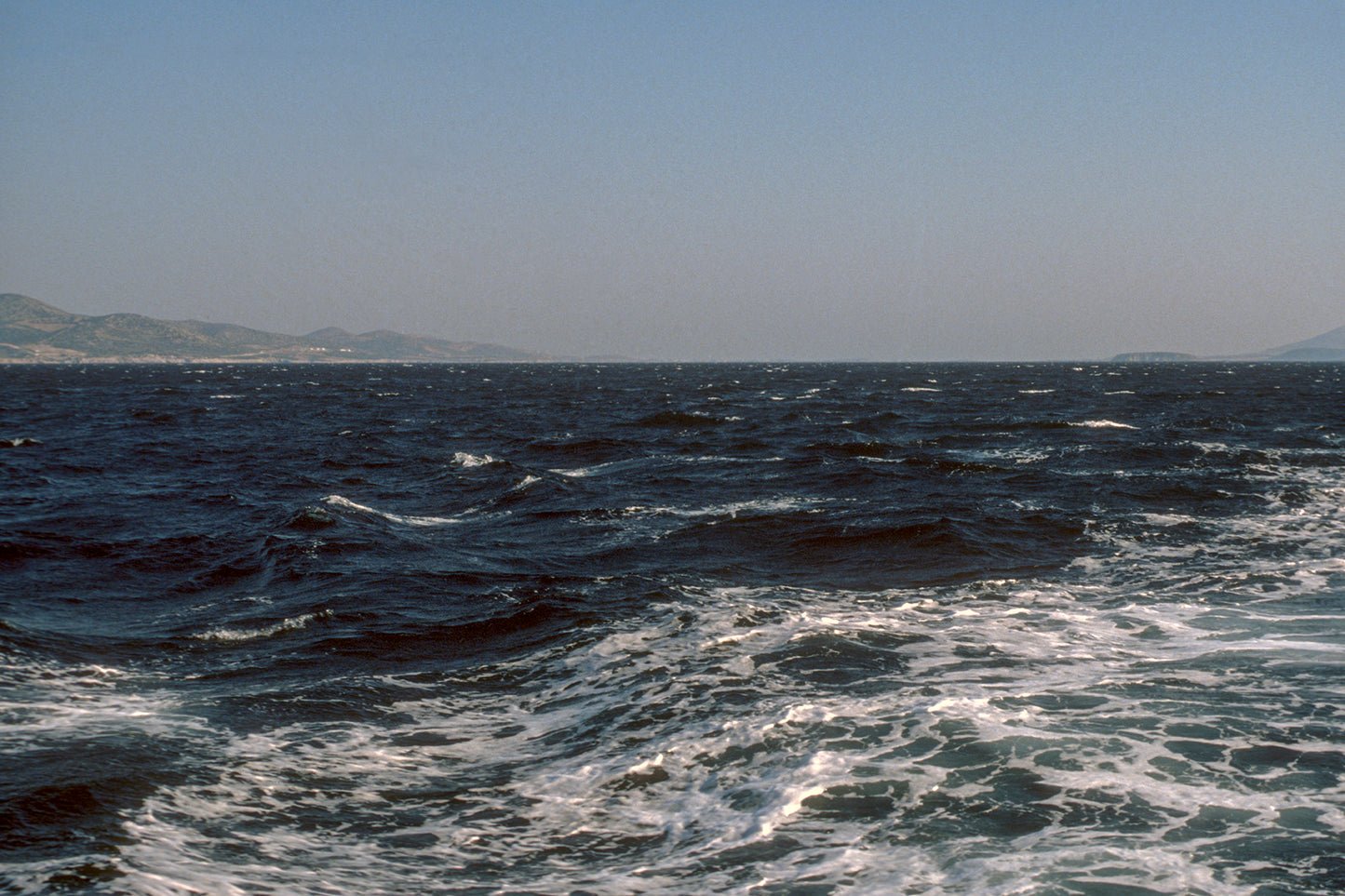 Στο Αιγαίο κυματάκι