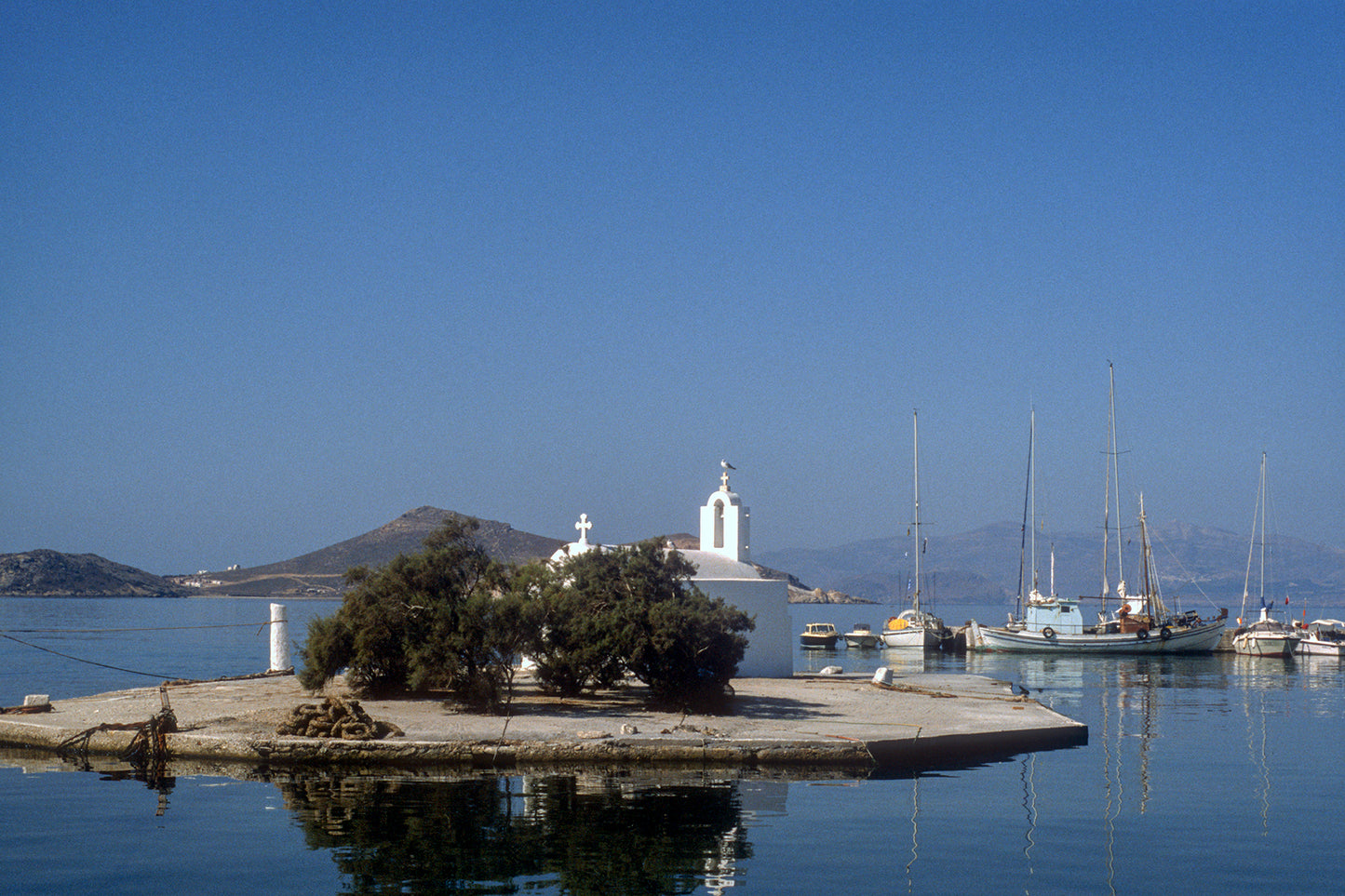 Το λιμάνι στην Νάξο