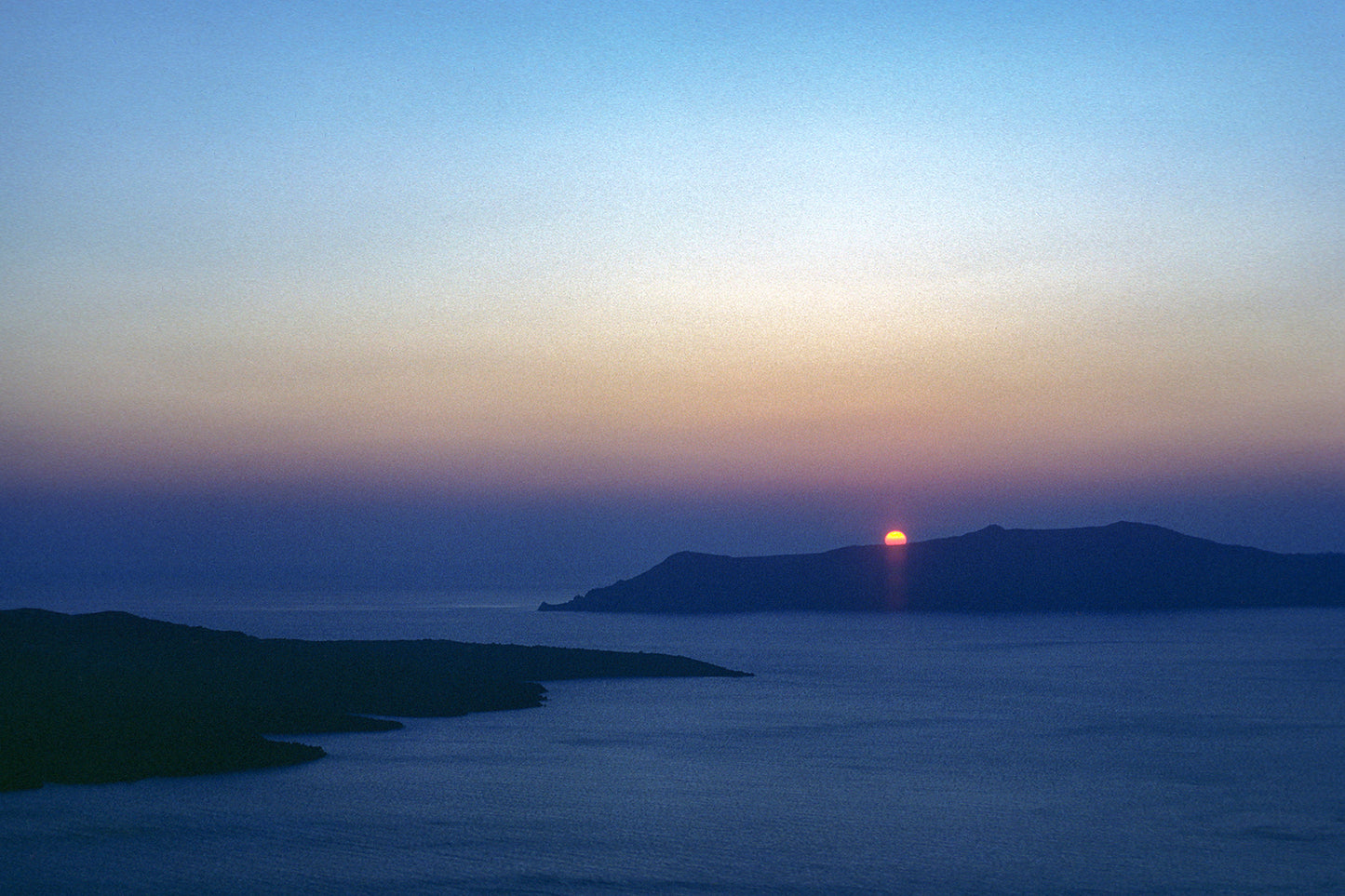 Ηλιοβασίλεμα στην Σαντορίνη