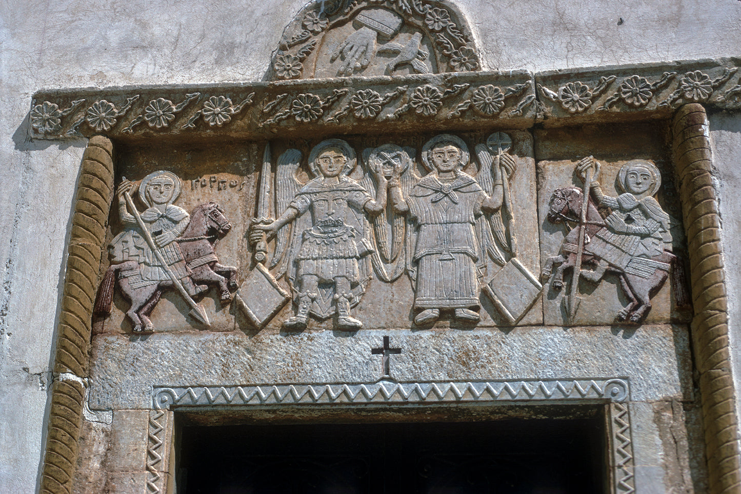 Αέτωμα εκκλησίας στην Αρεόπολι