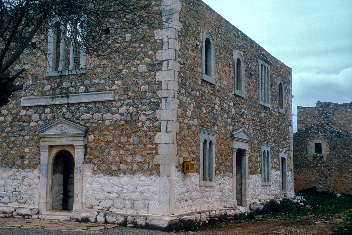A ruined building in Kipoula in Mani