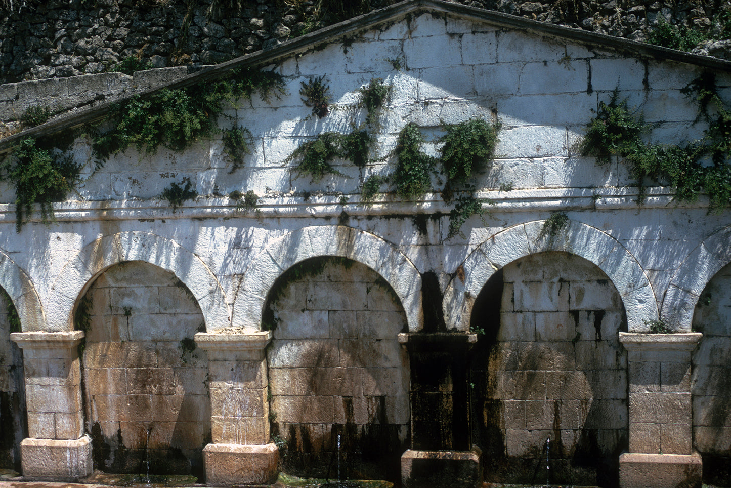 Fountains driving to Kardamyli