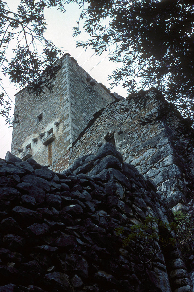 Μάνη Έξω Νύμφιο