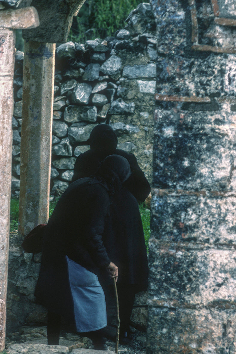 Στην Μάνη οι δύο γριούλες