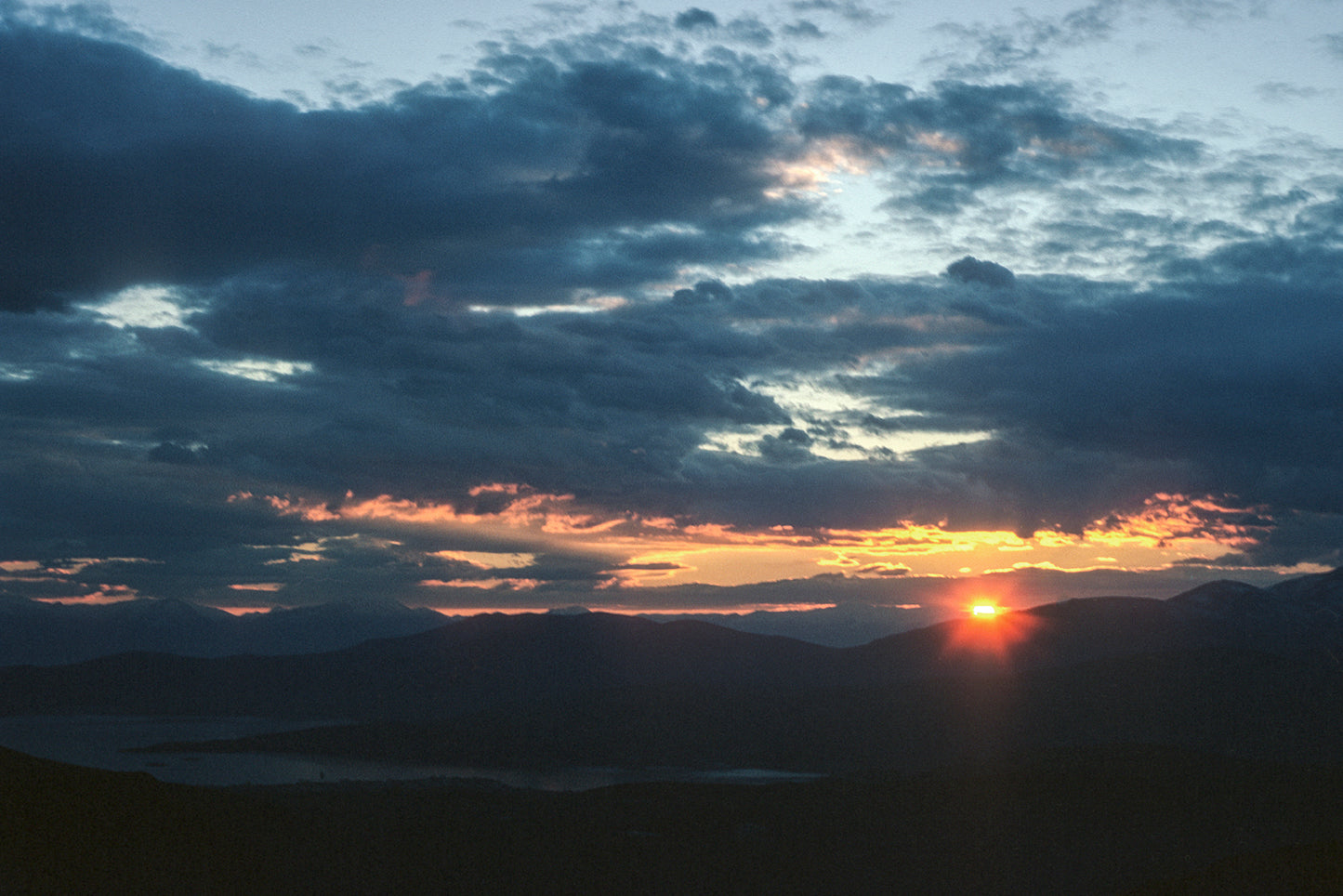 Ηλιοβασίλεμα στους Δελφούς