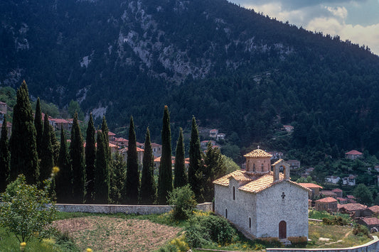 Lakonia a chapel driving towards Tzitzina