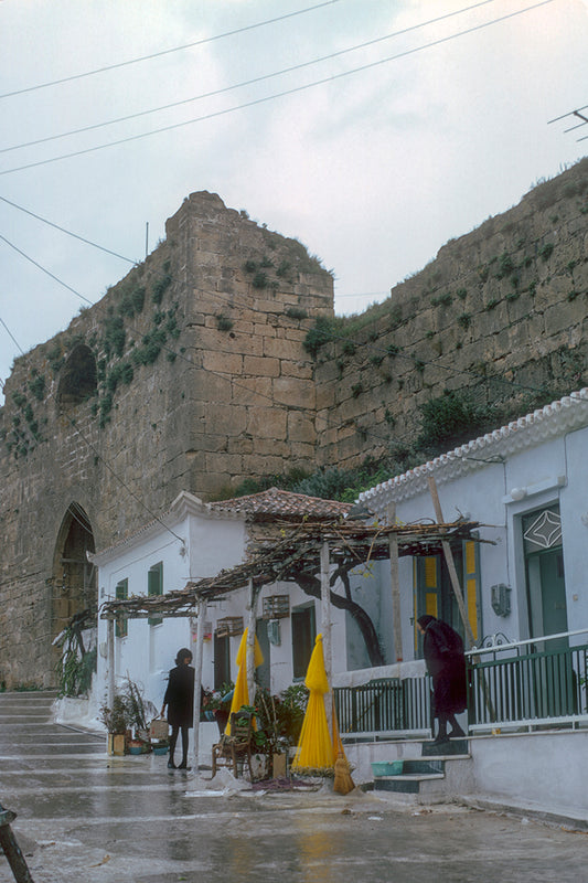 Koroni under rain