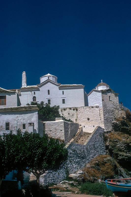 Skopelos: View of the church and the boats