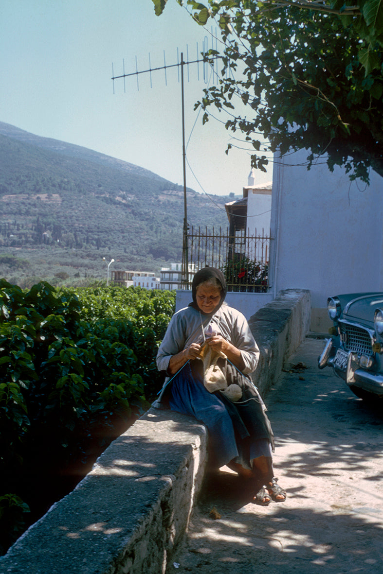 Skopelos the old lady knitting