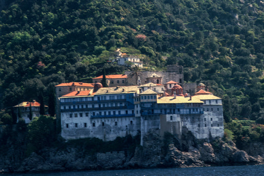 Άγιον Όρος μία επιβλητική σε μέγεθος Μονή