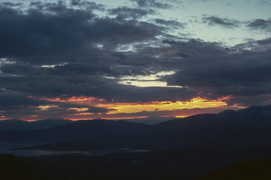 Ηλιοβασίλεμα στους Δελφούς