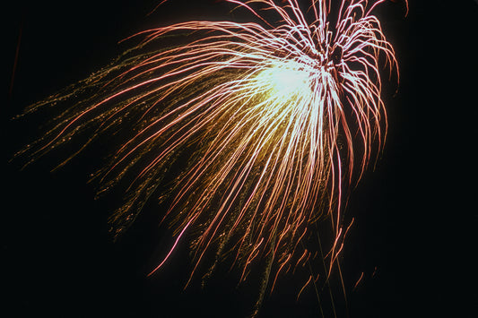 Ναύπακτος: Βεγγαλικά στην Ανάσταση