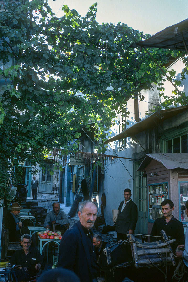 Μυτιλήνη: Αγιάσος στο καφενείο