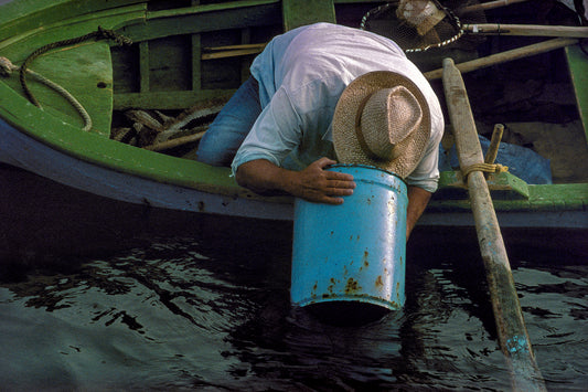 Αμοργός, στα Κατάπολα ο ψαράς με το γυαλί