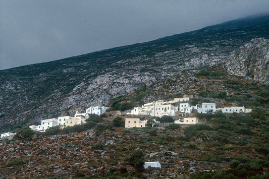 Πηγαίνοντας πρός Αιγιάλη στην Αμοργό