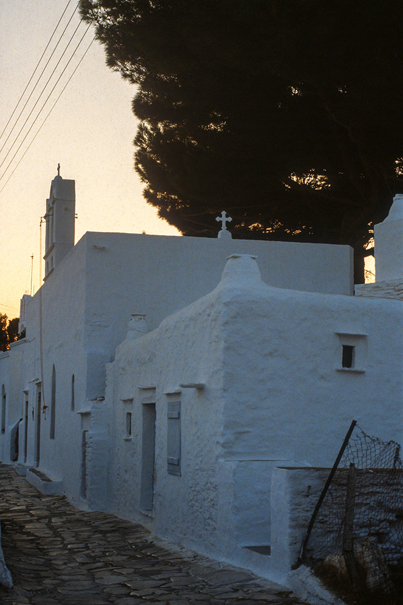 Sifnos, a small alley in Artemonas