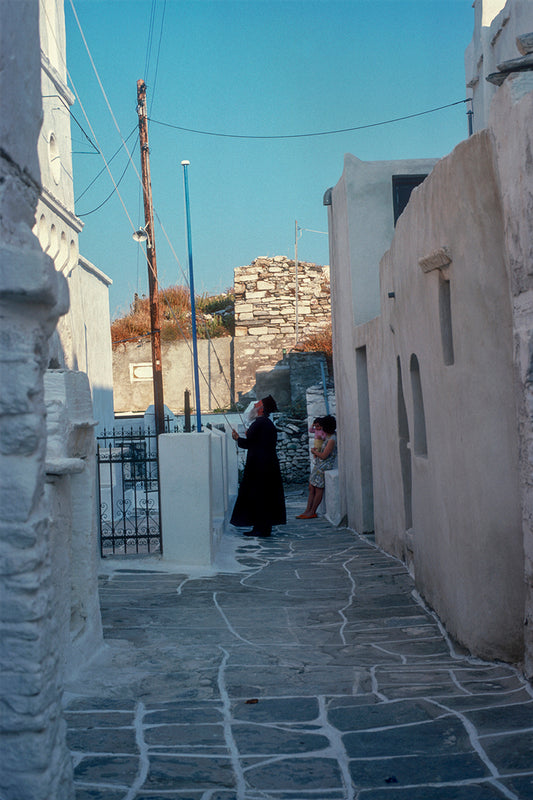 Sifnos, the priest in Kastro