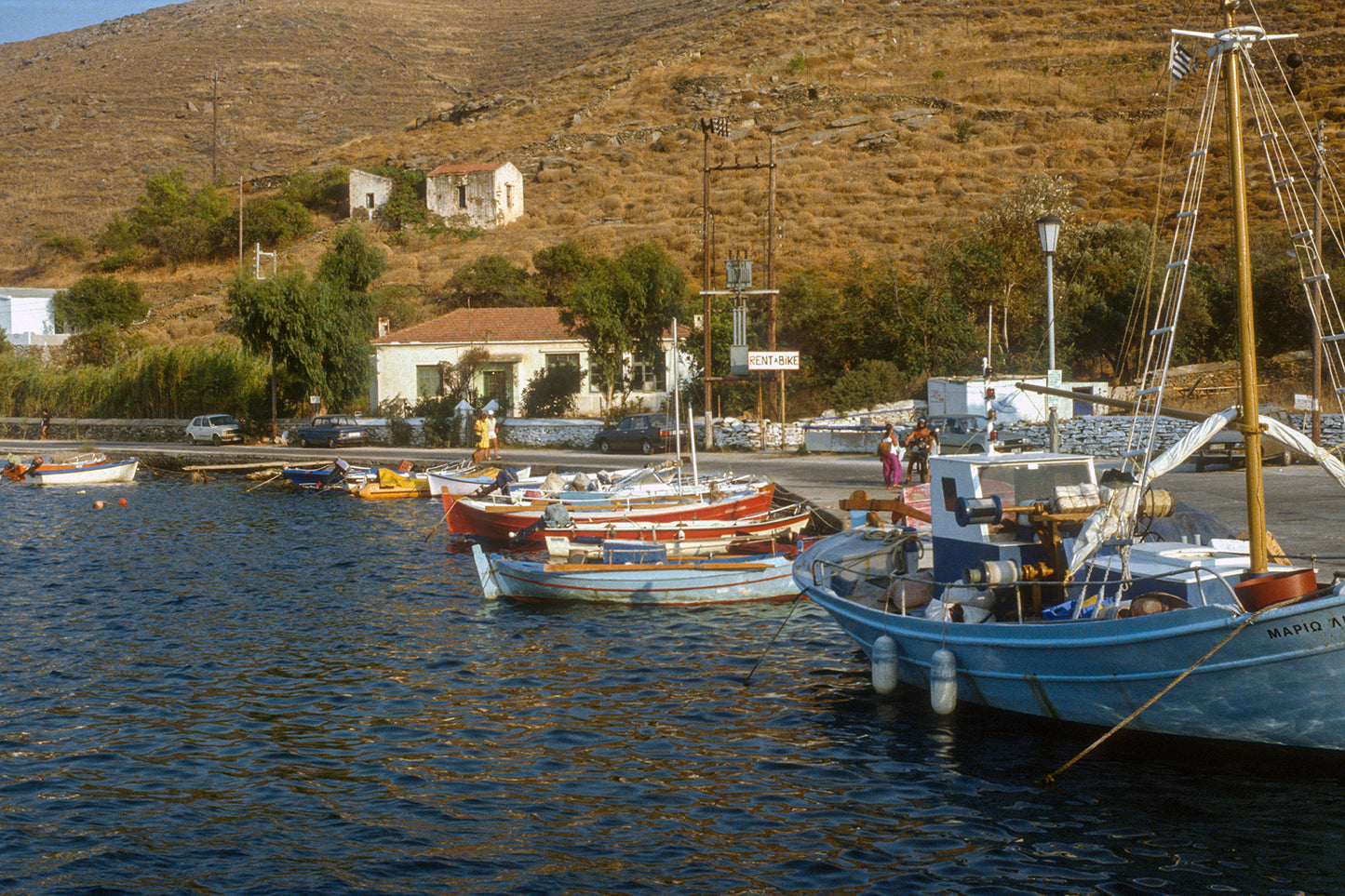 Καϊκια στην Τζιά