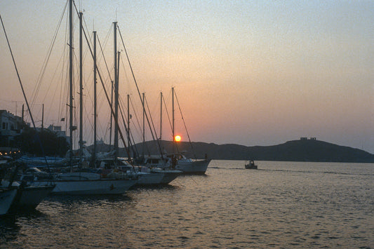 Ηλιοβασίλεμα στο Βουρκάρι στην Τζιά