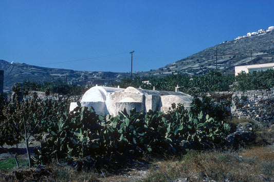 Μία εκκλησία στην Σαντορίνη