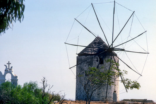 Ένας ανεμόμυλος στην Σαντορίνη