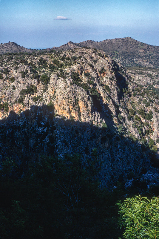 Κρήτη με σκιά και ήλιο ένα τοπίο