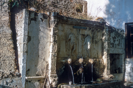 Κρήτη: Η κρήνη στην Μονή Βροντισίου