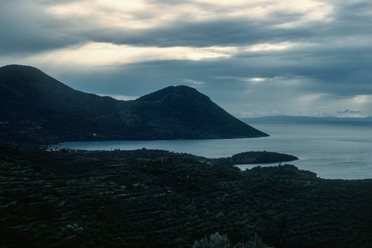 Μάνη Έξω Νύμφιο