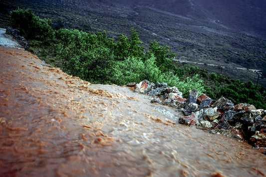 Έντονη βροχή στην Μάνη