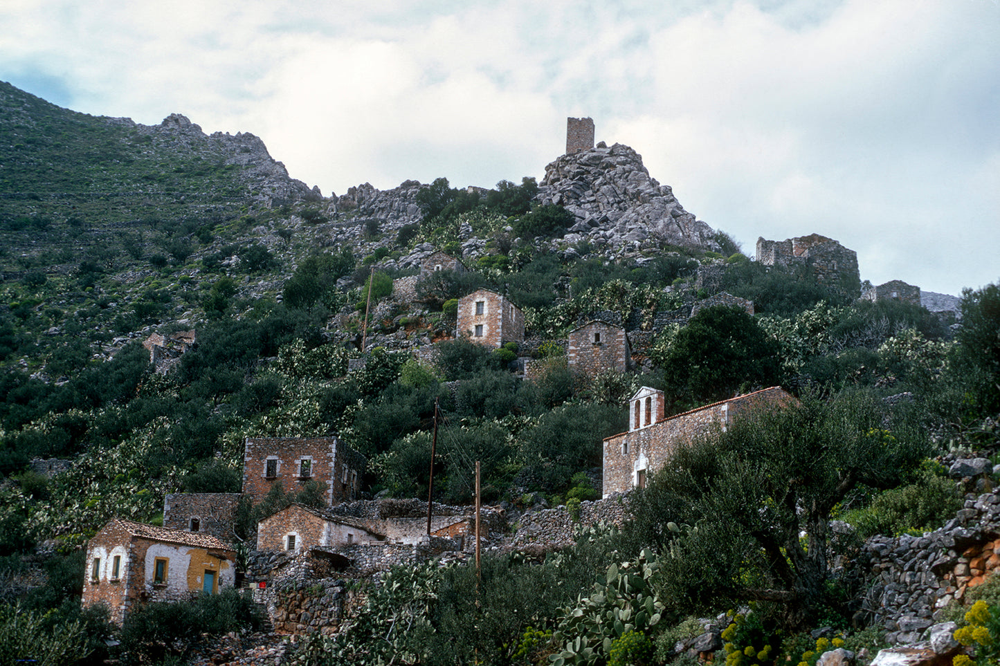 A village in Mani and a tower that dominates the area