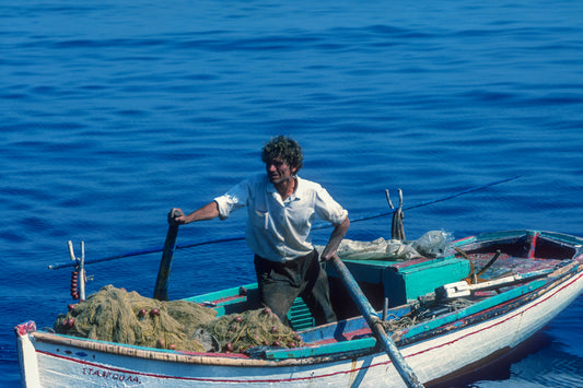 The fisherman with "Stavroula" returns from fishimg