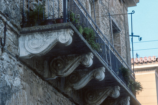 A balcony in Koroni