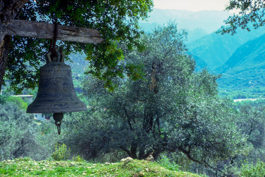 In Souli the bell on the tree