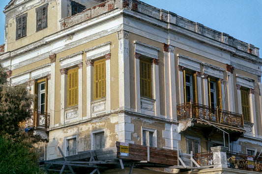 In Aegina a house to sell