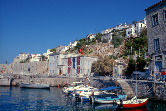 The port in Hydra